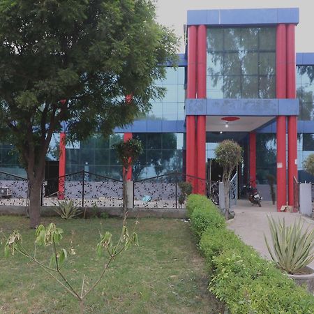 Hotel O Mulaqat Dadri Экстерьер фото