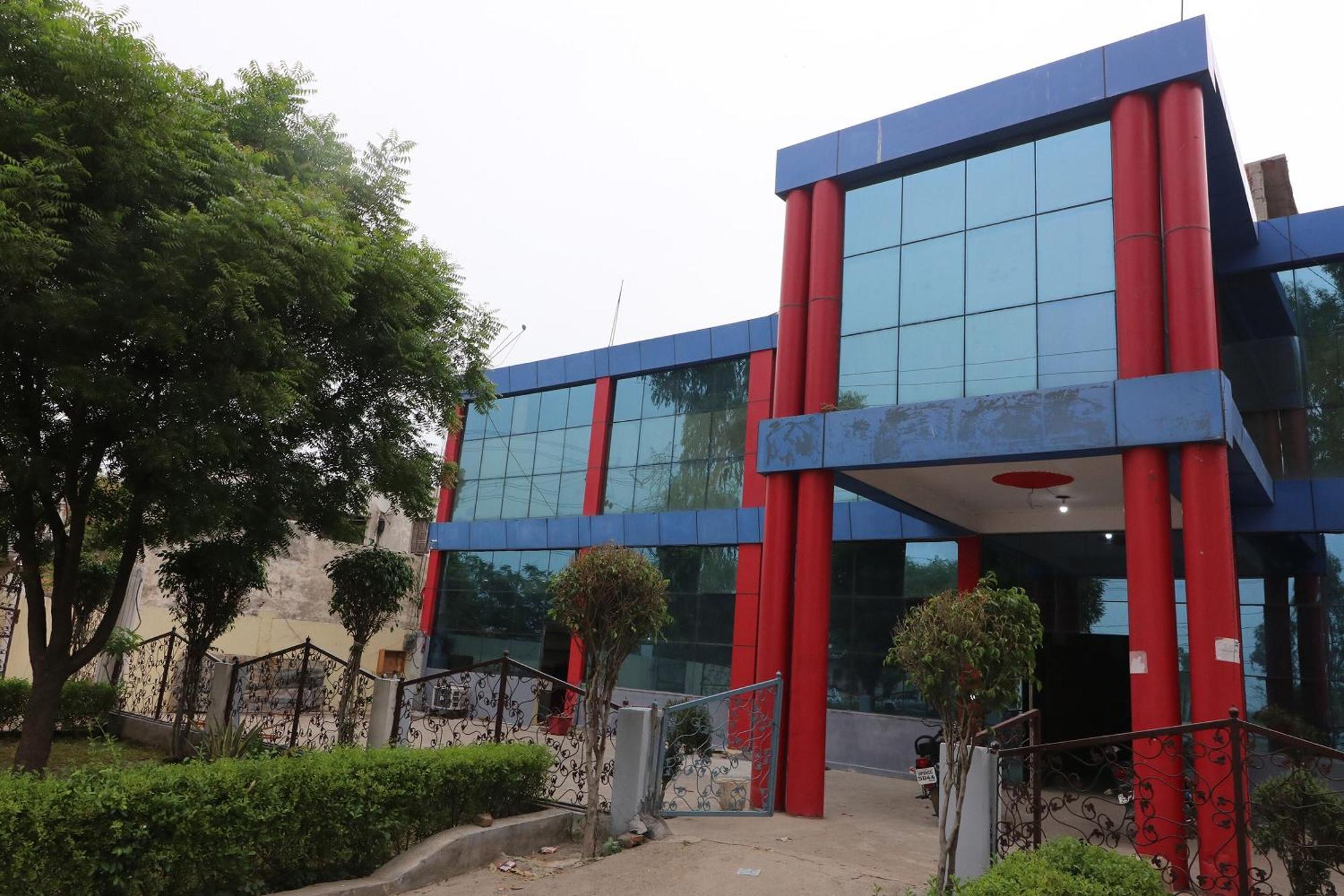 Hotel O Mulaqat Dadri Экстерьер фото